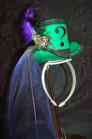 https://www.themadseamstresses.com/wp-content/uploads/2023/04/The-Mad-Seamstresses-Riddler-Mini-Steampunk-Hat-1.png